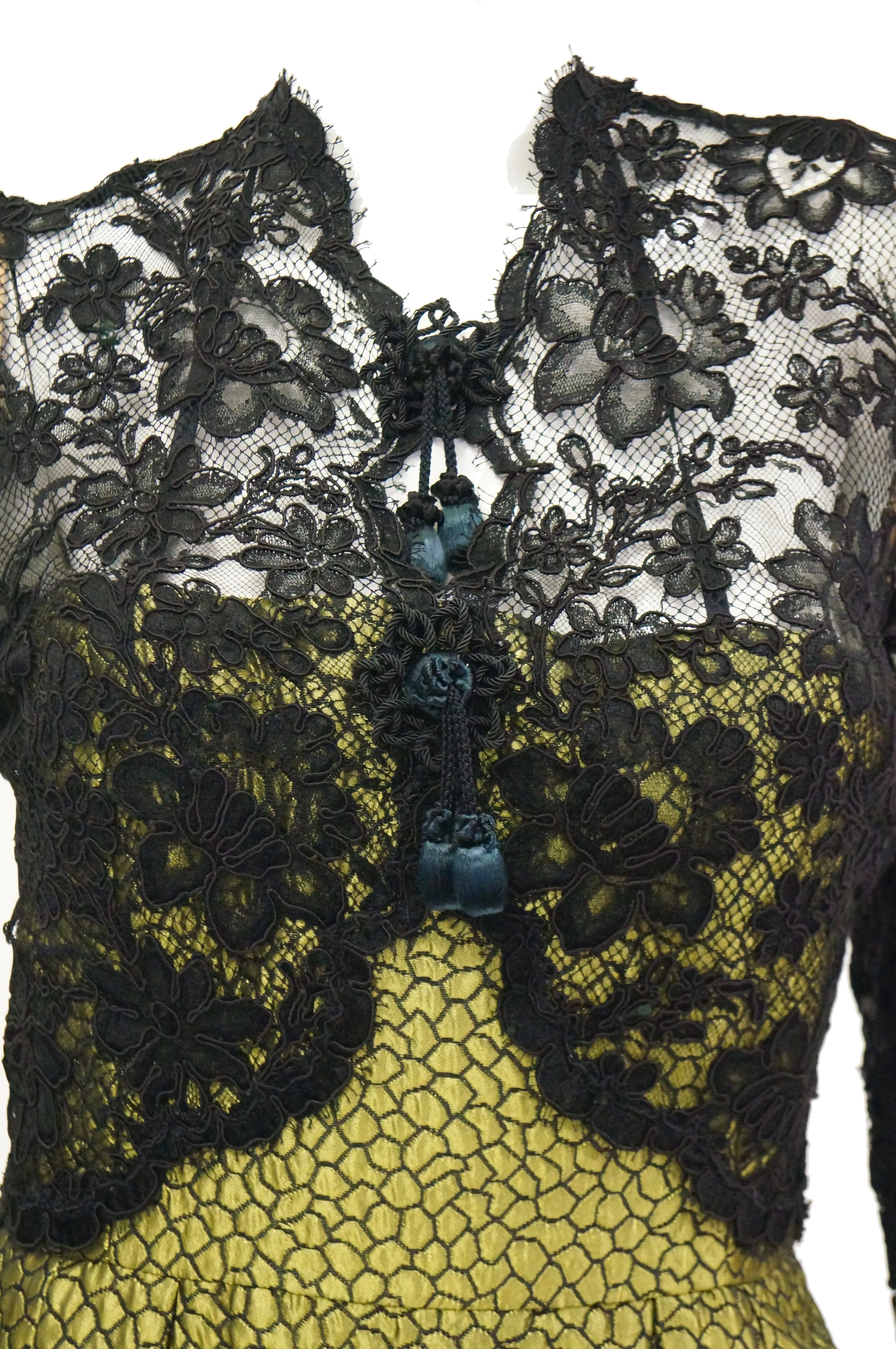 1980s Gorgeous Oscar de La Renta Gold Green “Dragon Scale” Brocade Dress