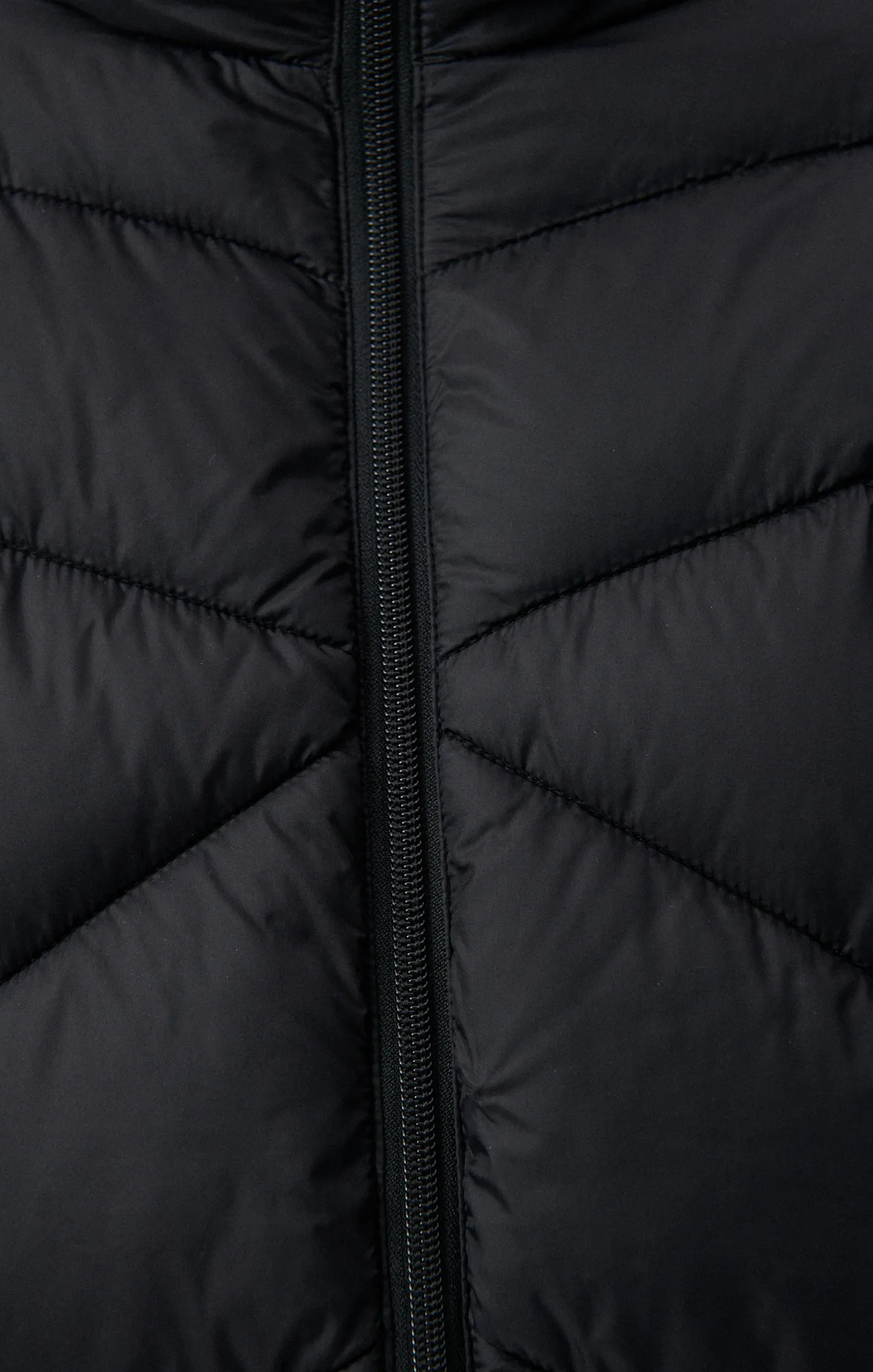 AMINA PUFFER JACKET IN BLACK