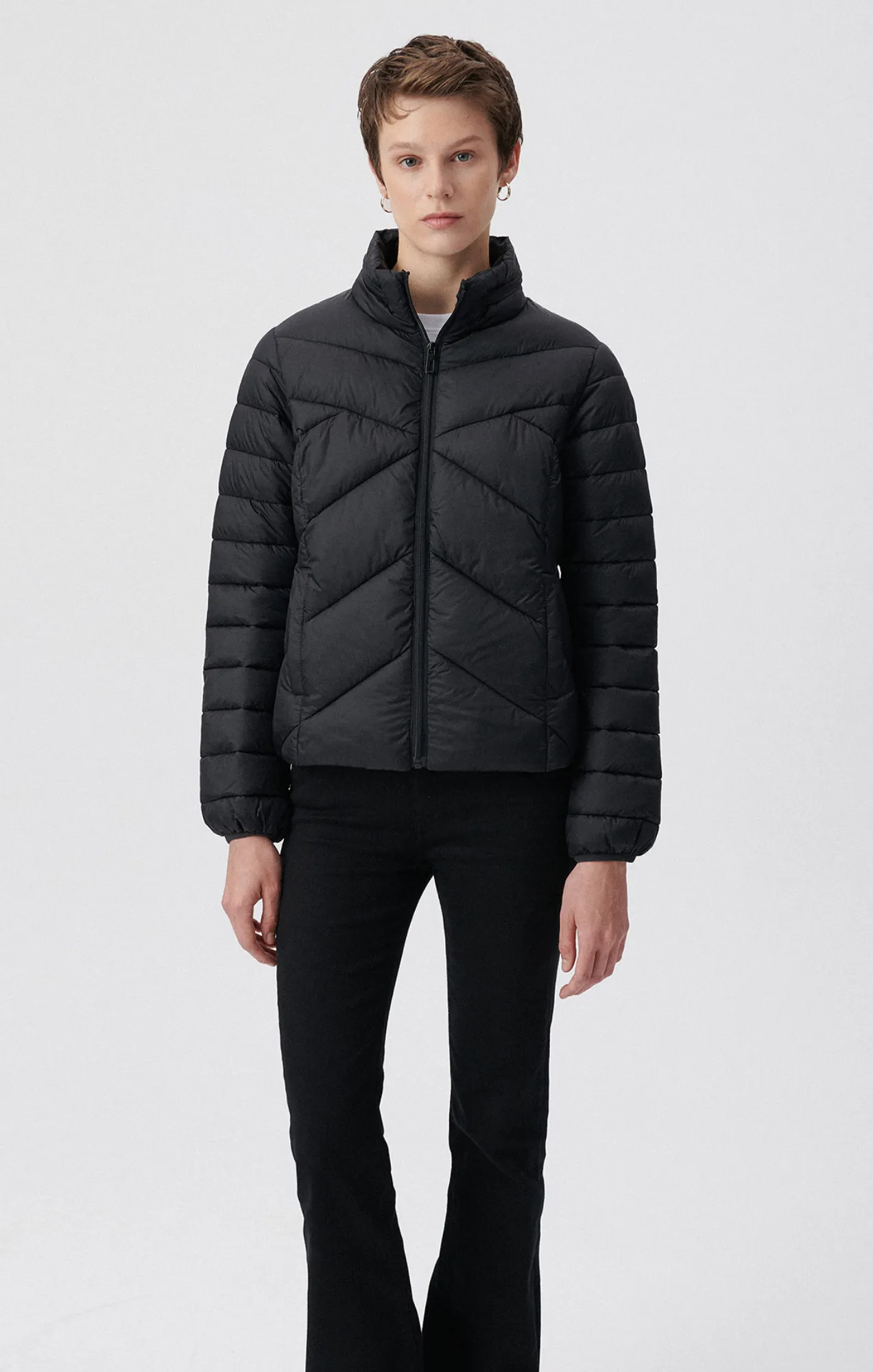 AMINA PUFFER JACKET IN BLACK