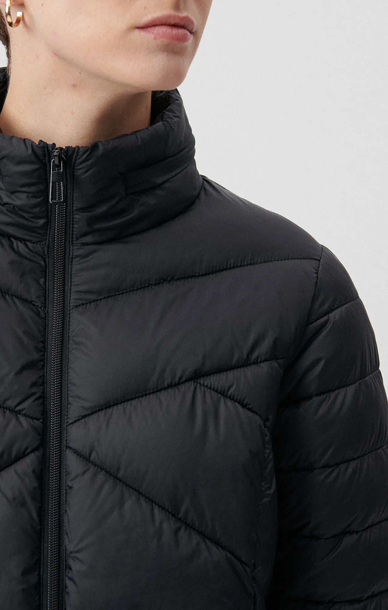 AMINA PUFFER JACKET IN BLACK