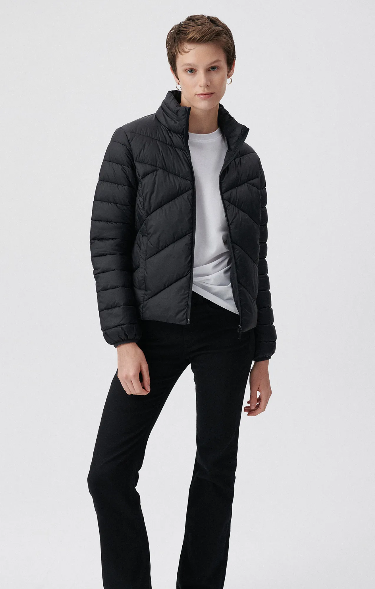 AMINA PUFFER JACKET IN BLACK