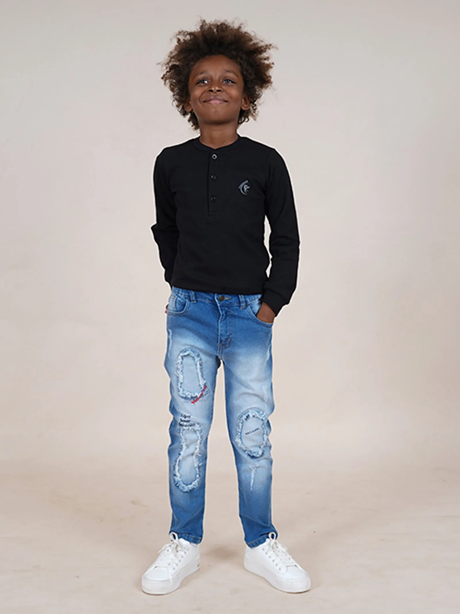 Boys Cotton Solid Full Sleeves Henley Neck Tee With Denim Jeans