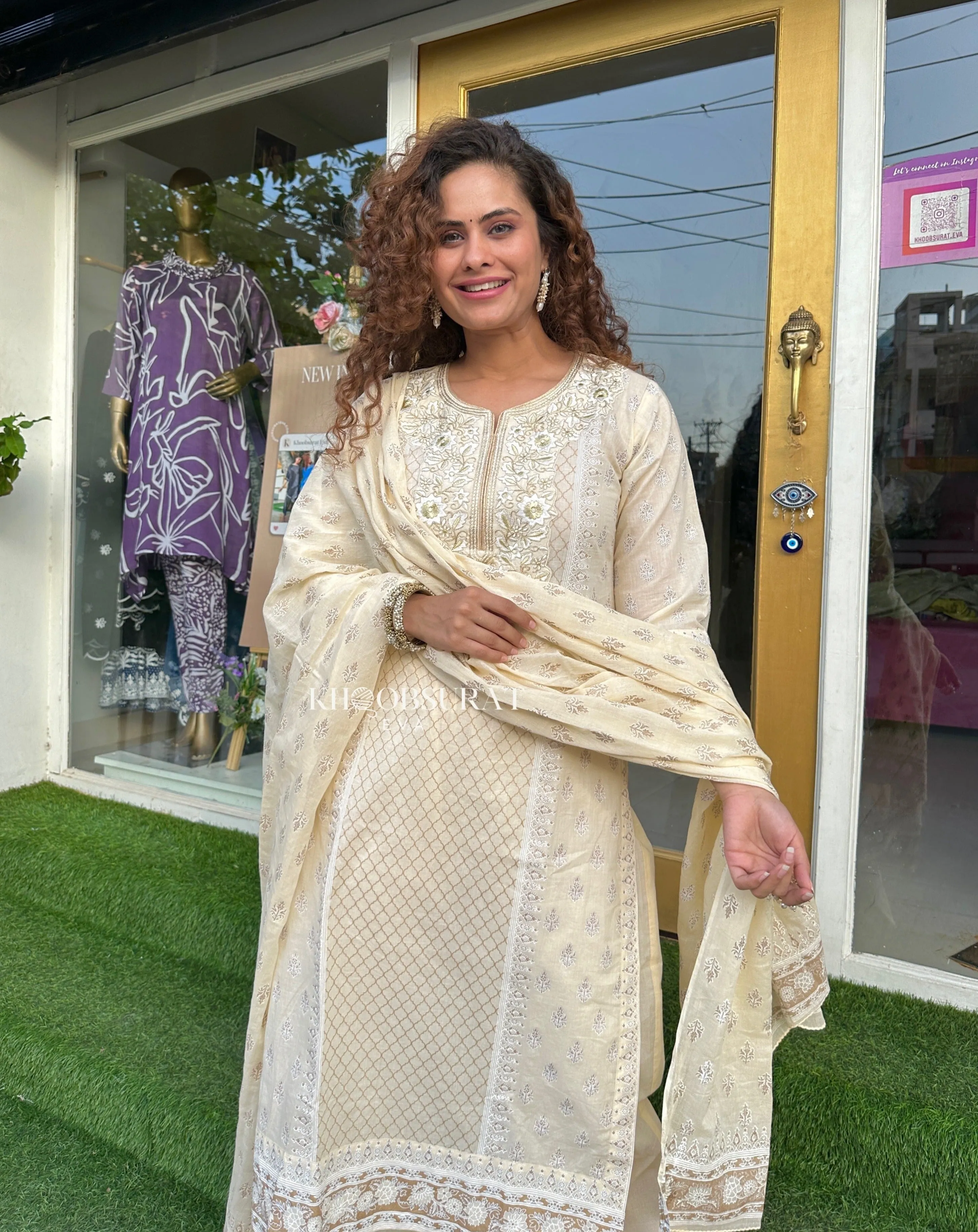 CREAM COTTON SUIT WITH EMBROIDERY