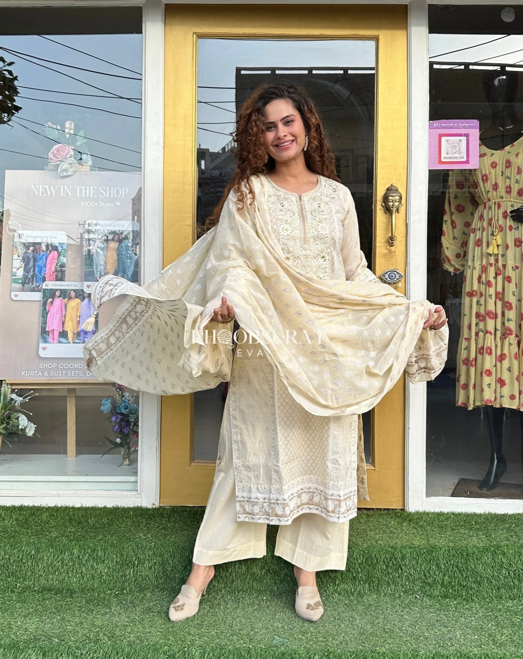 CREAM COTTON SUIT WITH EMBROIDERY