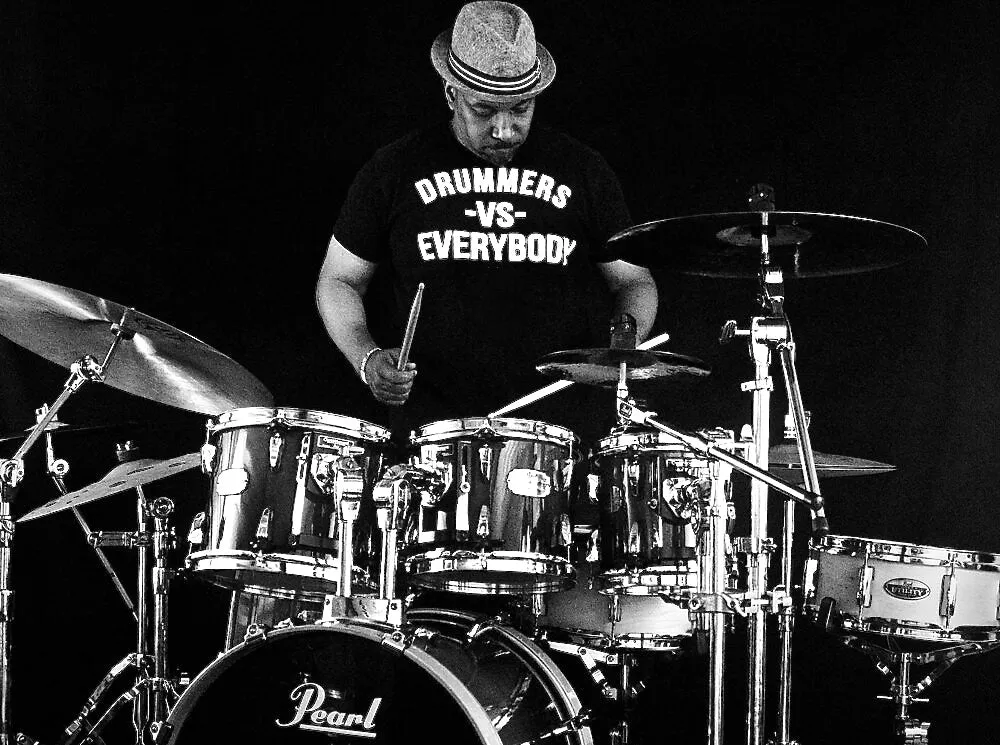 DRUMMERS VS EVERYBODY T Shirt - BLACK