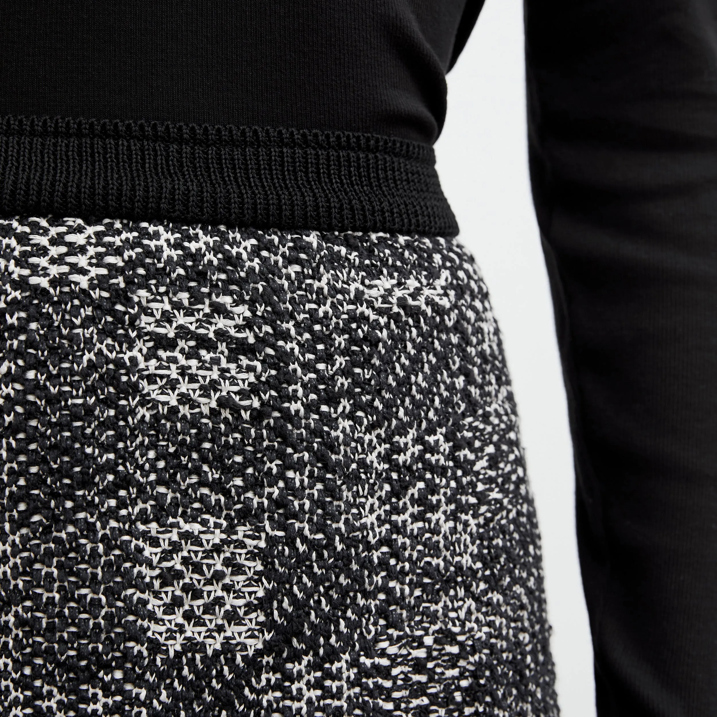 Krista Skirt - Interweave :: Black / White