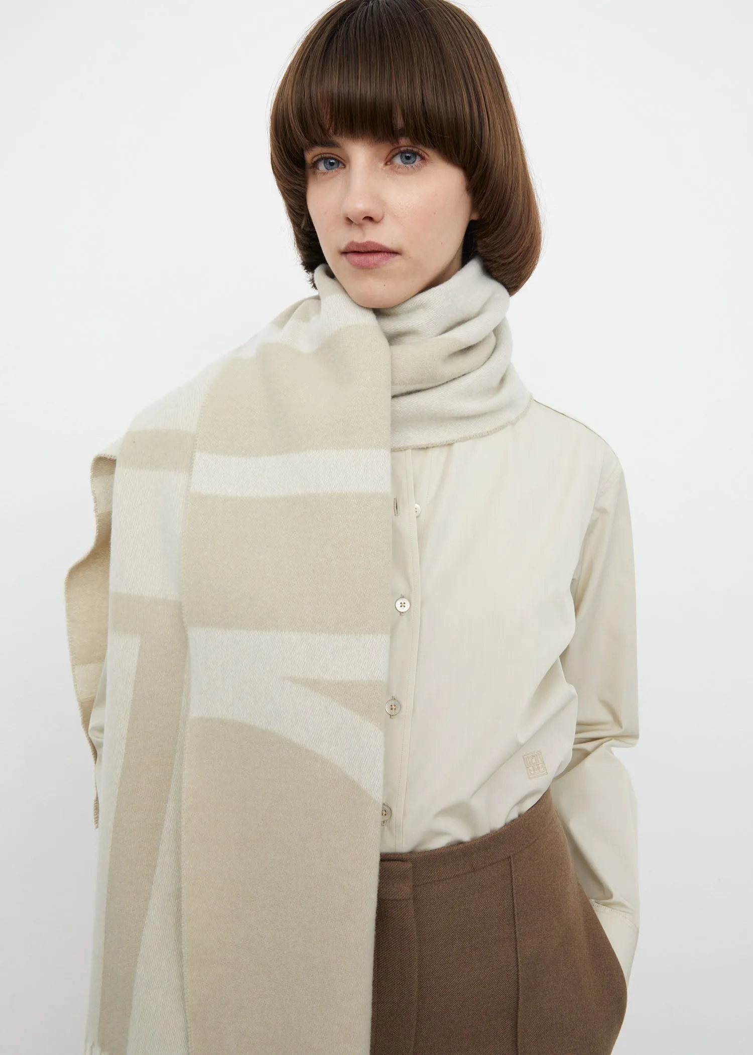 Monogram jacquard wool scarf eggnog