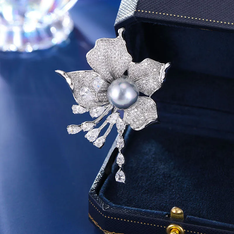 Multi-purpose suit jacket pearl brooch accessories.