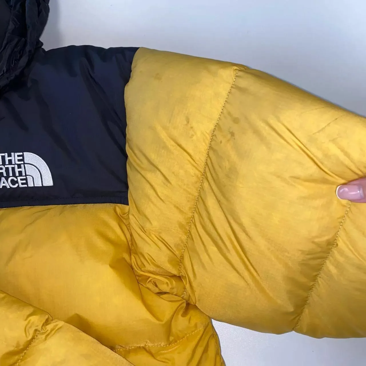 Preowned The North Face Mens Down Puffer Jacket 700 Size M Yellow Black Genuine TNF