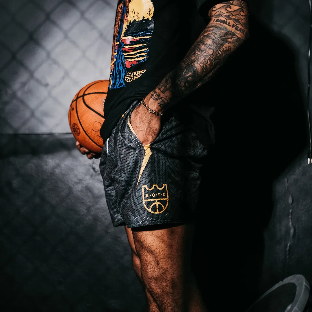 "Untucked Kyrie" T-Shirt / "Hamsa Hand" Mesh Shorts