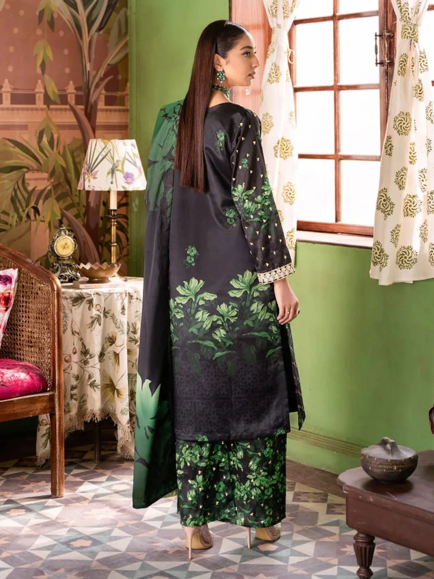 Raniya.H "Chamakte Sitare" Grip Silk Suit - ALISHA