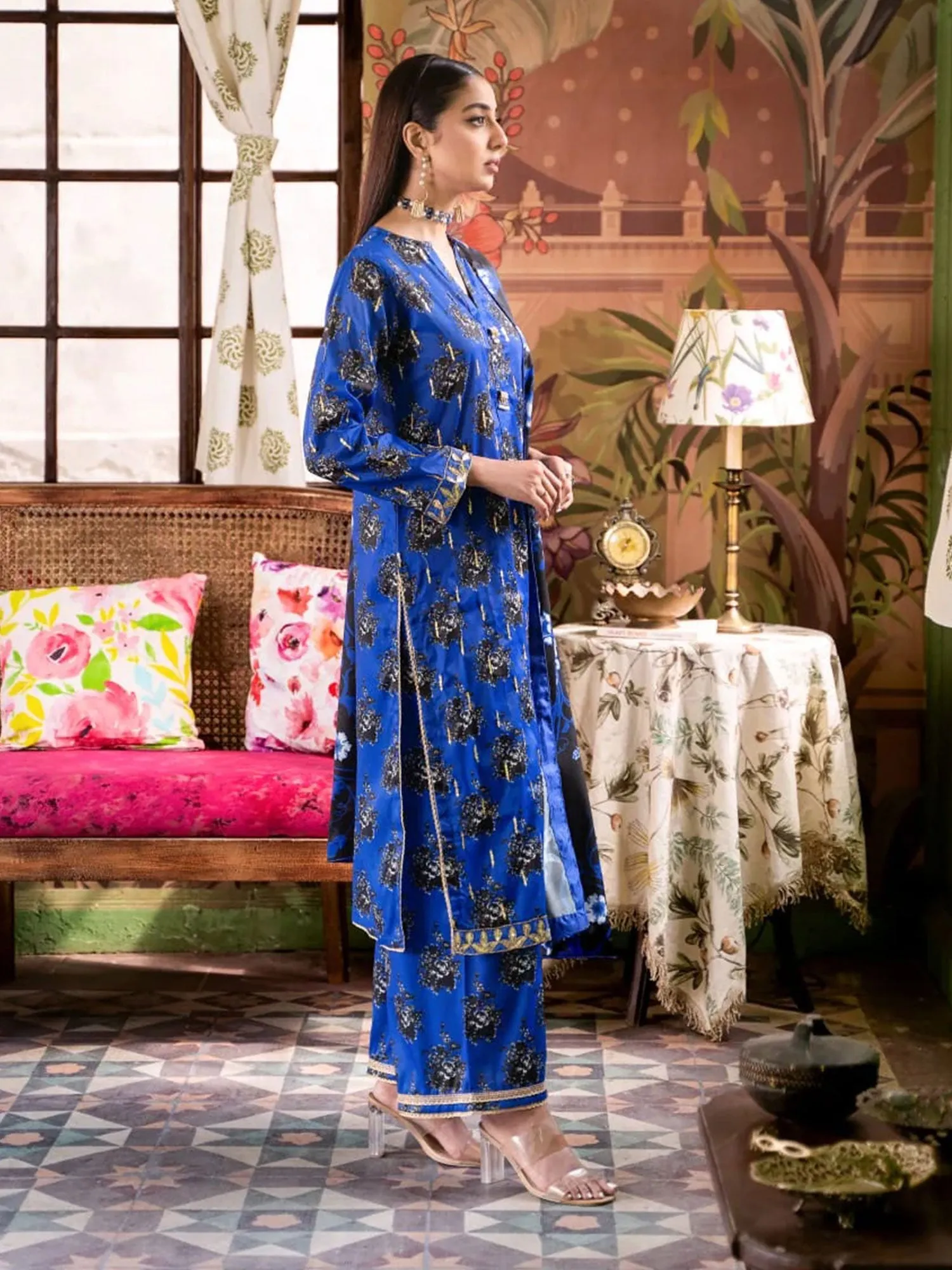 Raniya.H "Chamakte Sitare" Grip Silk Suit - MINA