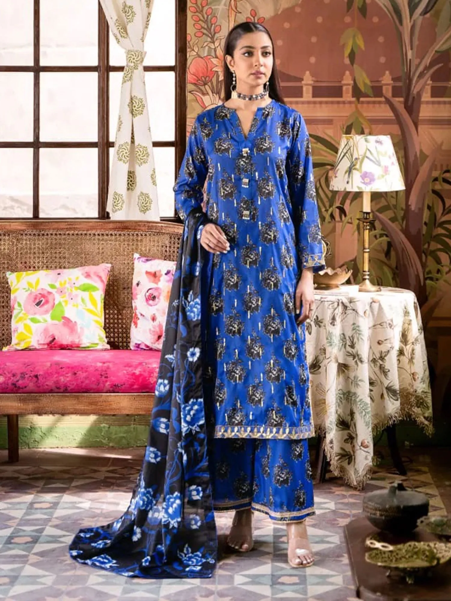 Raniya.H "Chamakte Sitare" Grip Silk Suit - MINA