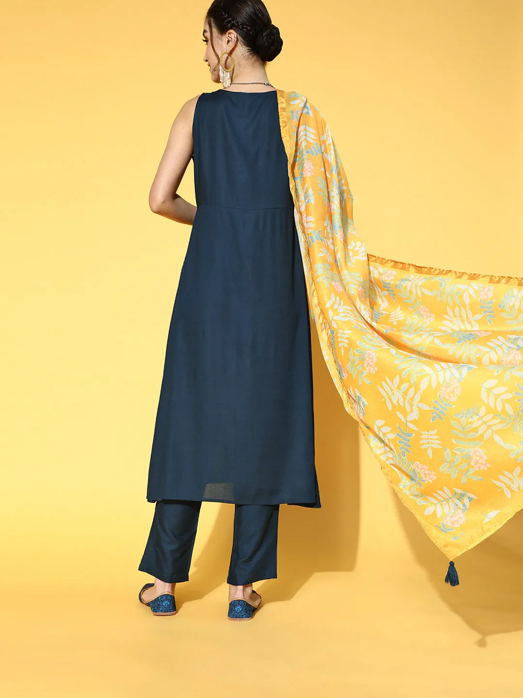 Women Navy Blue Solid Thread Work Kurta With Trousers & With Digital Print Dupatta