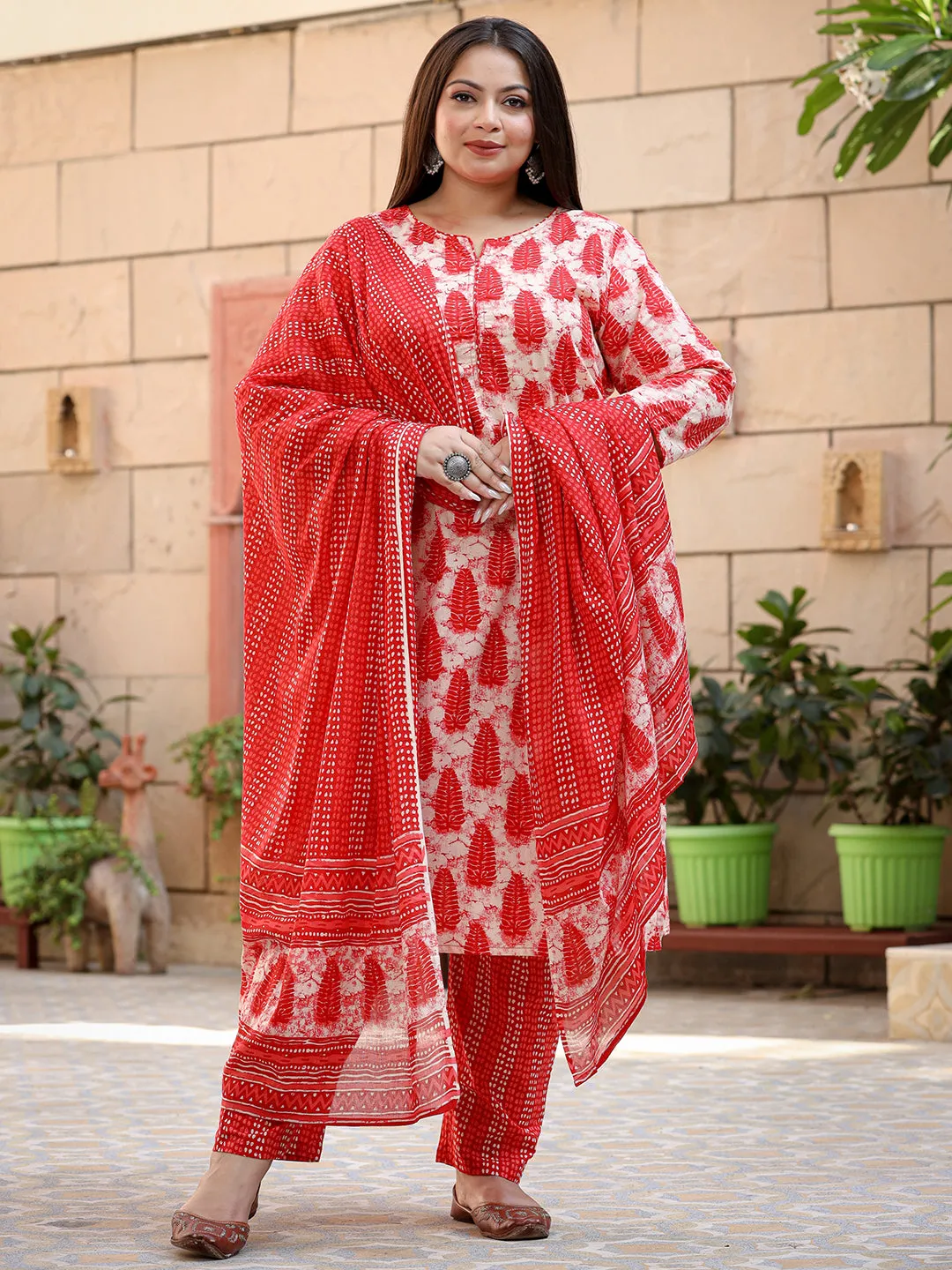 Women Plus Size Red And Cream Pure Cotton Kurta Set With Dupatta