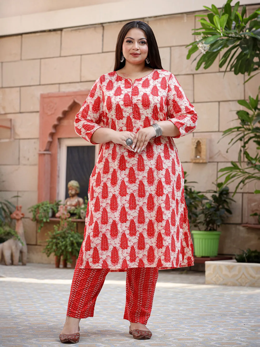 Women Plus Size Red And Cream Pure Cotton Kurta Set With Dupatta