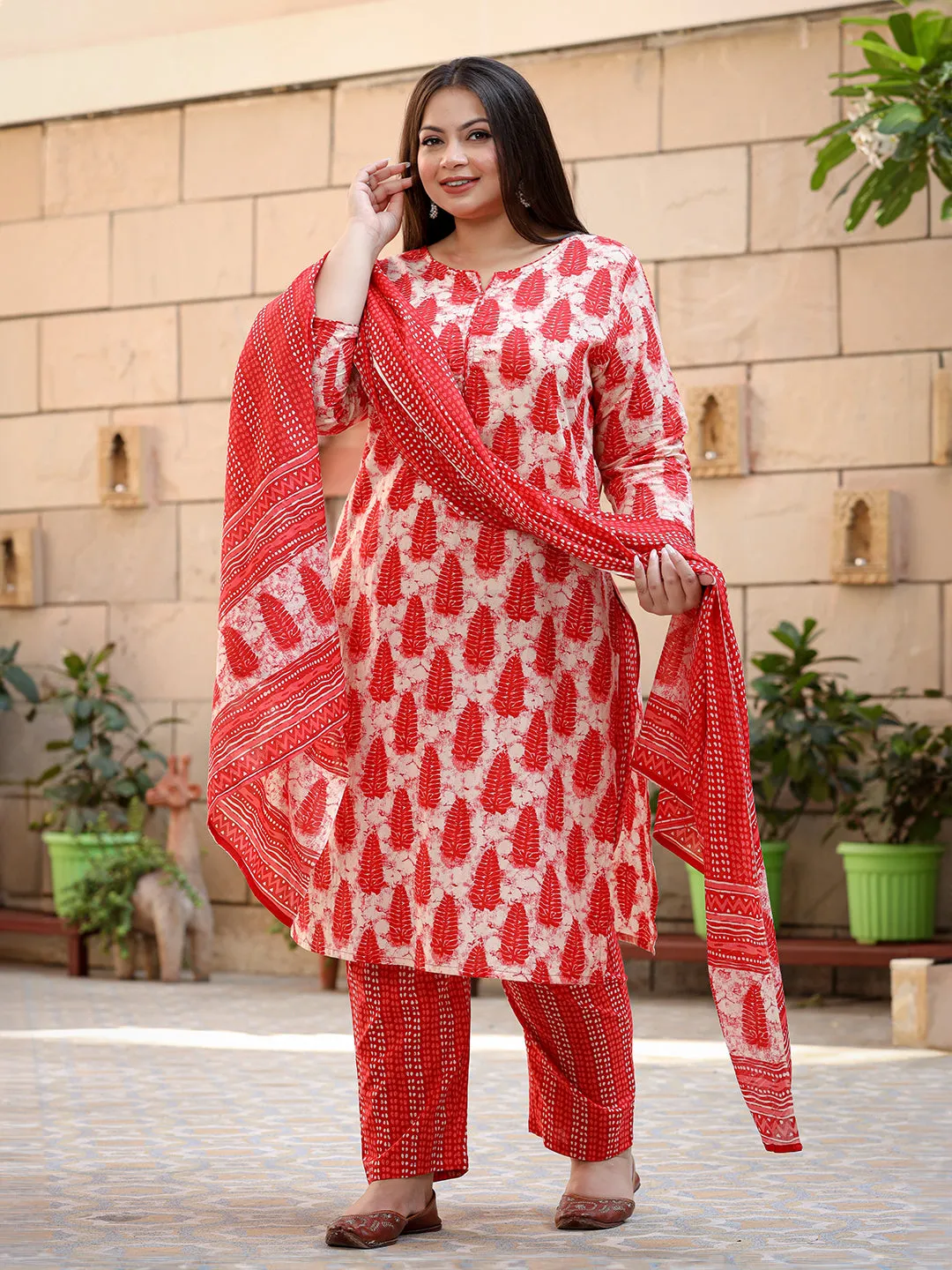 Women Plus Size Red And Cream Pure Cotton Kurta Set With Dupatta