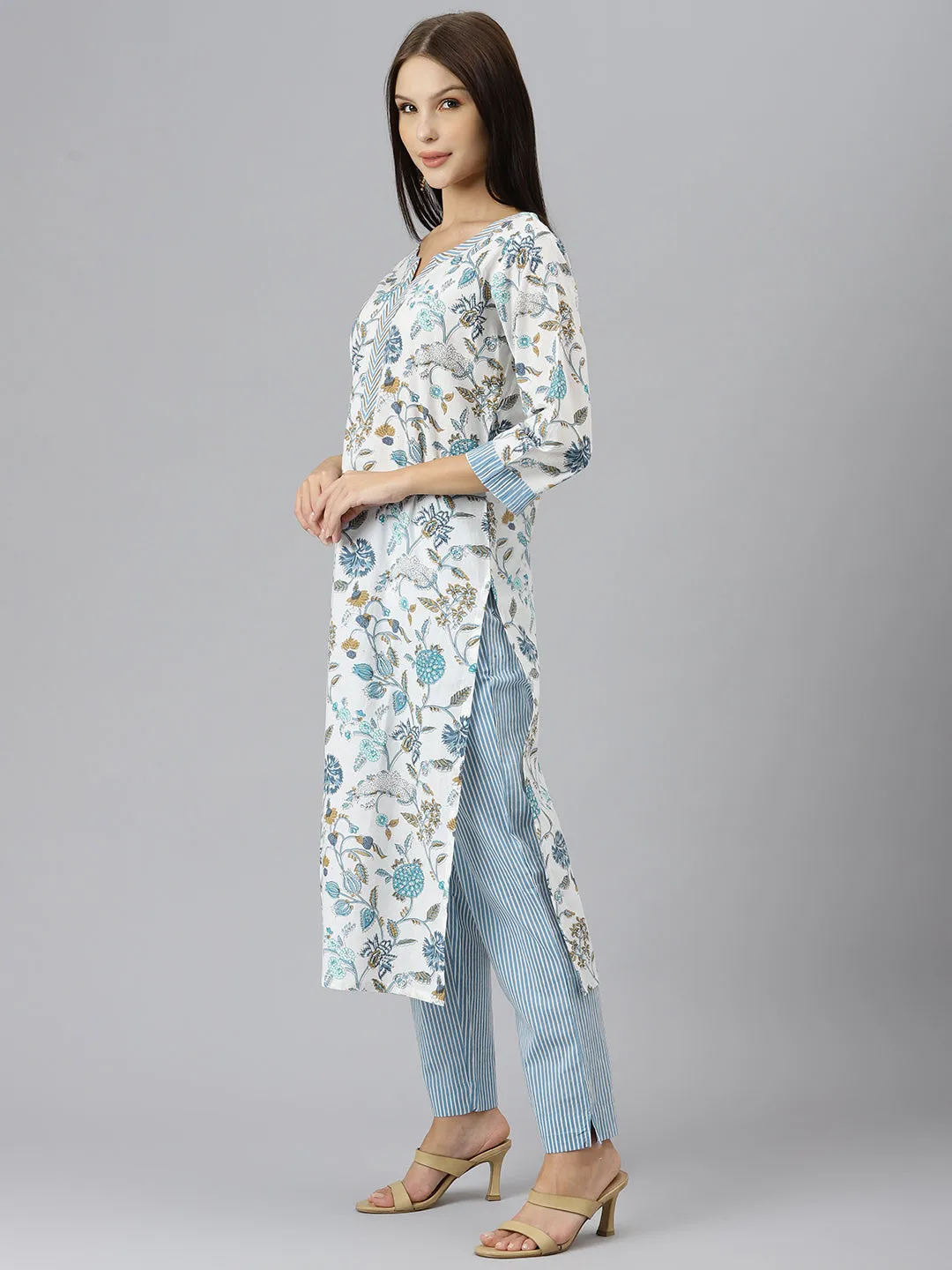 Women White Floral Printed Pure Cotton Kurta With Trousers