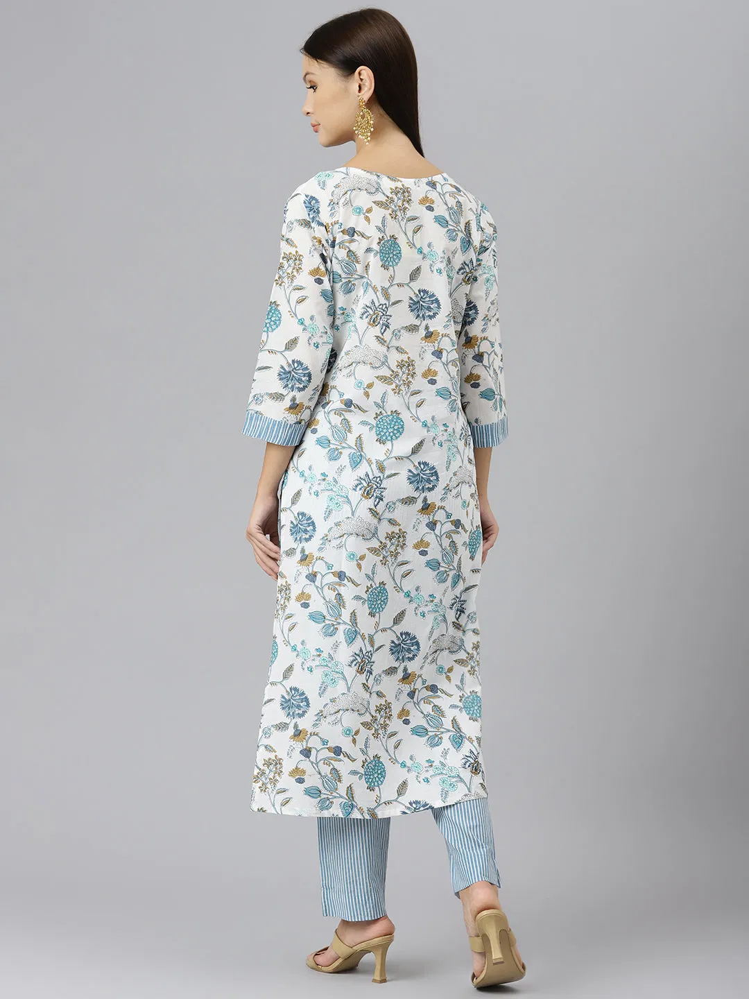 Women White Floral Printed Pure Cotton Kurta With Trousers