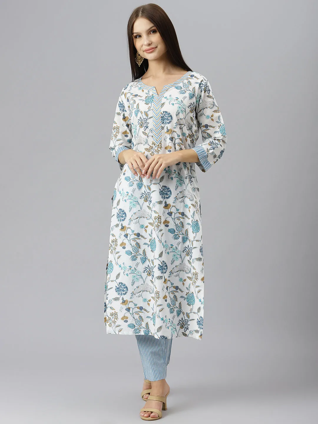 Women White Floral Printed Pure Cotton Kurta With Trousers